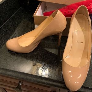 Louboutin Simple patent nude pumps